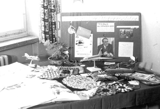 Ausstellung zum 60. Jahrestag der Oktoberrevolution in der Schule Bockau