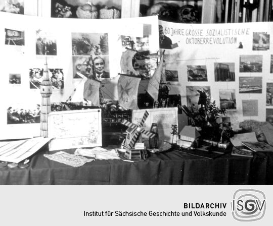 Ausstellung zum 60. Jahrestag der Oktoberrevolution in der Schule Bockau