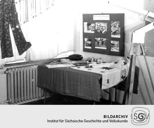 Ausstellung zum 60. Jahrestag der Oktoberrevolution in der Schule Bockau