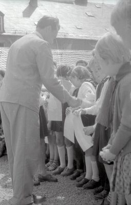 Bild: Appell auf dem Hof der Schule in Bockau