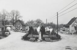 Bild: Dorfplatz Schweinerden