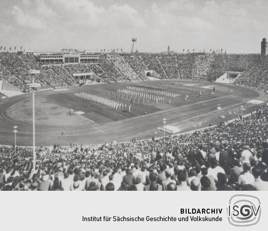 Postkarte "Stadion der Hunderttausend" in Leipzig