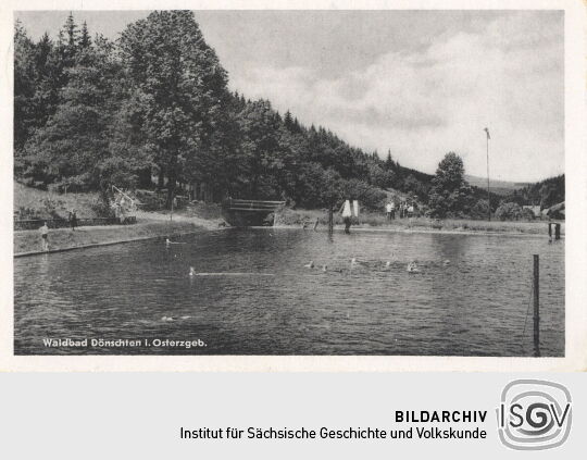 Postkarte "Waldbad Dönschten im Osterzgebirge"