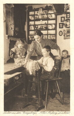 Bild: Postkarte "Aller Anfang ist schwer, Bilder aus dem Erzgebirge"