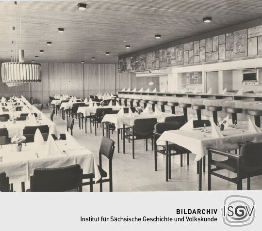 Postkarte "HO-Gaststätte Fichtelberghaus, Oberwiesenthal"