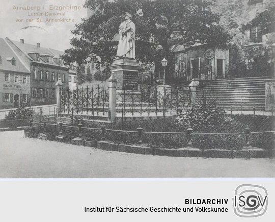 Ansichtskarte "Annaberg i. Erzgebirge, Luther-Denkmal vor der Annenkirche."