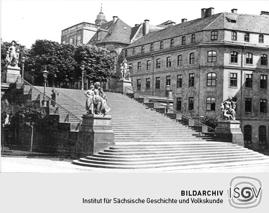 Dresden. Freitreppe der Brühl'schen Terrasse