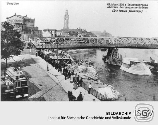 Dresden. Abbruch der alten Augustusbrücke