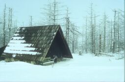 Bild: Schutzhütte am Georgenfelder Hochmoor