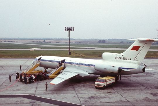 Flugzeug der Aeroflot auf dem Rollfeld des Flughafen Prag