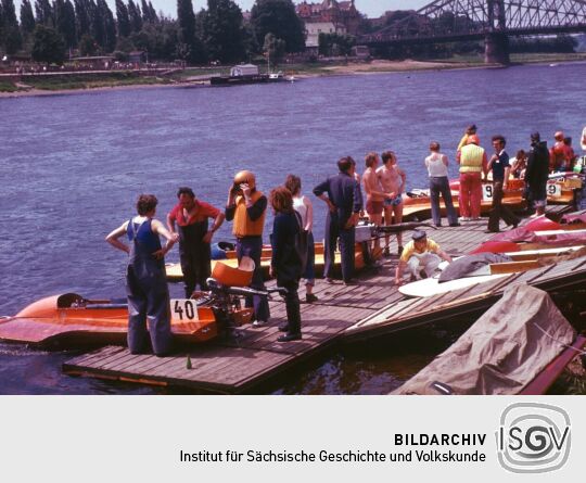 1975 Motorbootrennen (Dresden, Blaues Wunder)