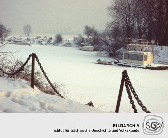 Januar, Hafen im Winter 1979 (Dresden)