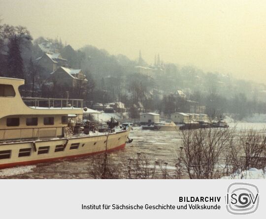 Januar, Hafen im Winter 1979 (Dresden)