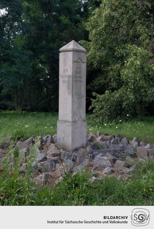 Der Kleist-Gedenkstein auf dem Wachberg in Leipzig-Rückmarsdorf