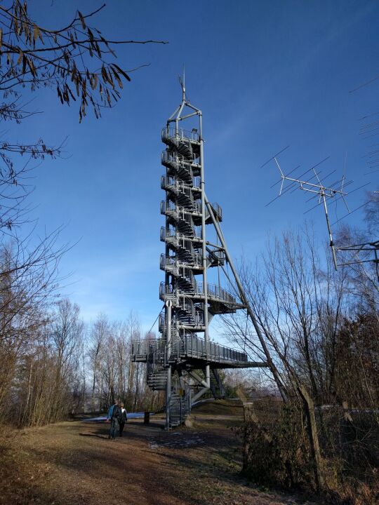 Der Glückauf-Turm auf der Deutschlandschachthalde in Oelsnitz/Erzgeb.