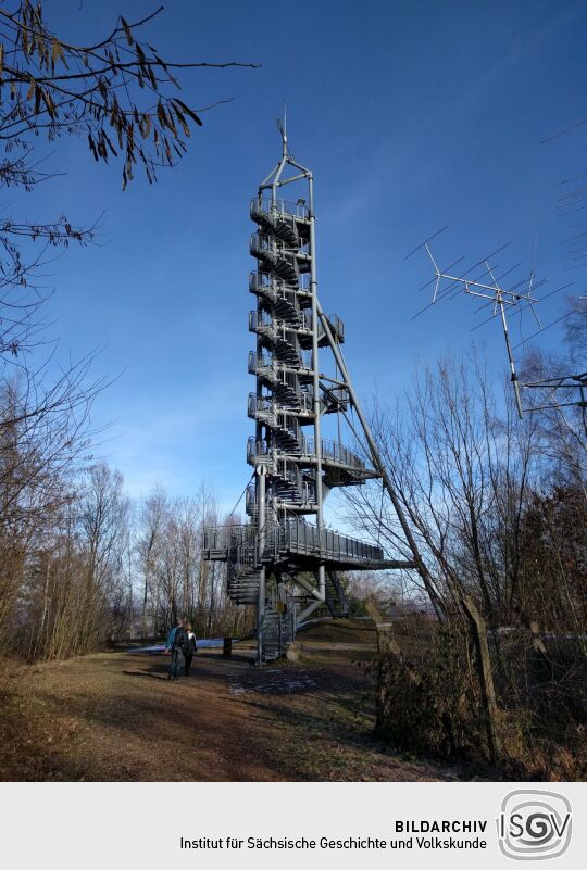 Der Glückauf-Turm auf der Deutschlandschachthalde in Oelsnitz/Erzgeb.