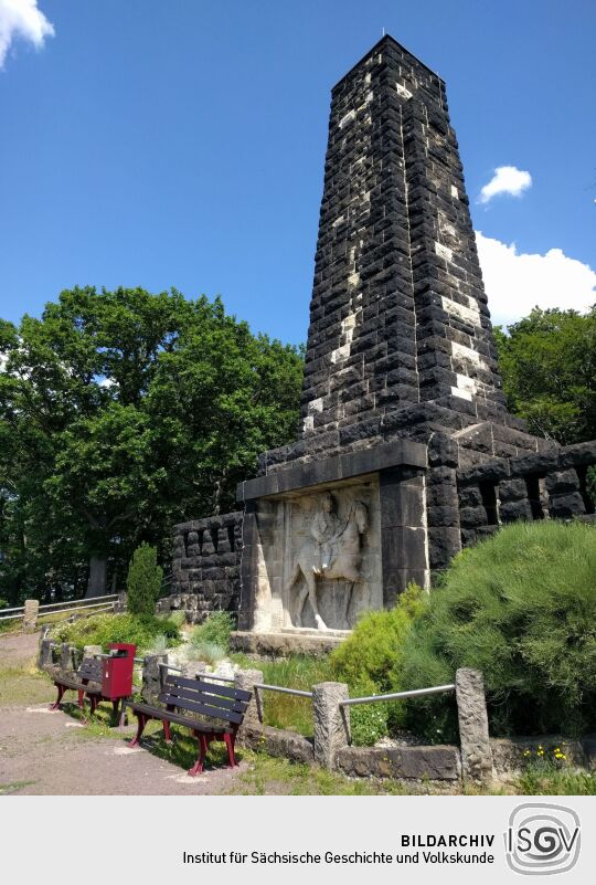 Wanderwegweiser auf dem Windberg bei Freital.