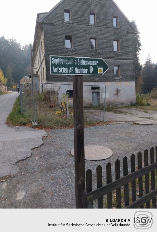 Wanderwegweiser in Schweizermühle in der Sächsischen Schweiz