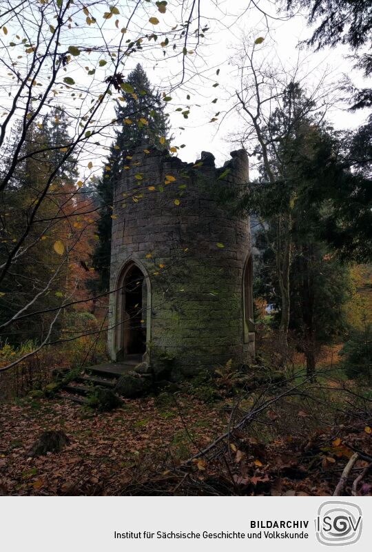 Der Ruinenturm im Schwedengarten in Schweizermühle in der Sächsischen Schweiz