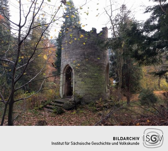 Der Ruinenturm im Schwedengarten in Schweizermühle in der Sächsischen Schweiz