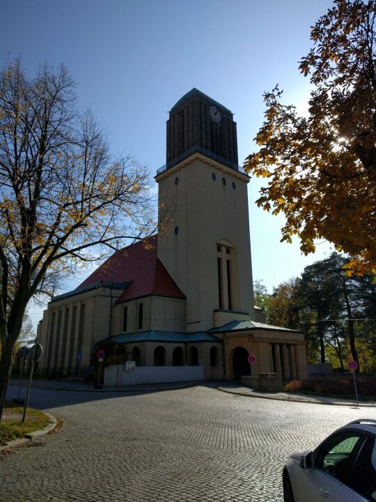 Die Evangelischen Kreuzkirche am Rand der Görlitzer Südstadt