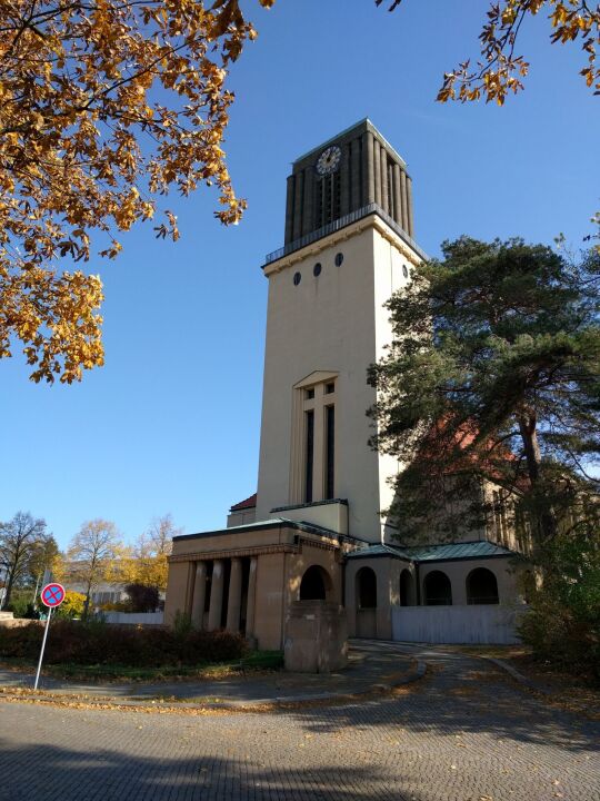 Die Evangelischen Kreuzkirche am Rand der Görlitzer Südstadt