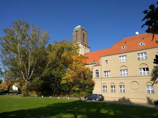 Die Evangelischen Kreuzkirche am Rand der Görlitzer Südstadt