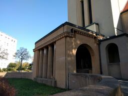 Die Evangelischen Kreuzkirche am Rand der Görlitzer Südstadt