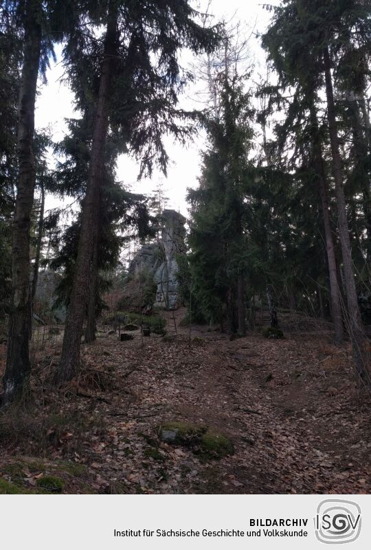 Der Fels Katze auf dem Katzstein bei Gohrisch-Cunnersdorf.