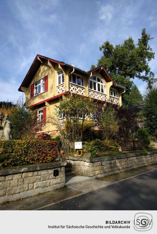 Ein vom Schandauer Hotelier Sendig an der Wende zum 20. Jahrhundert aus der Ostrauer Höhe erbautes Holzhaus.