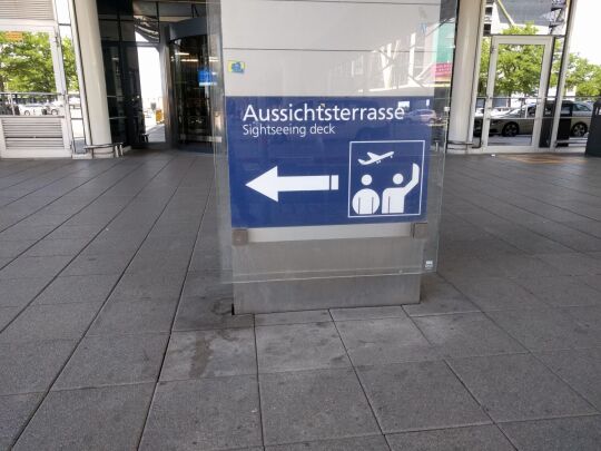 Infotafel am Flughafen Leipzig/Halle in Schkeuditz.