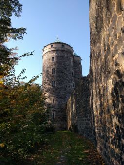 Der 1509 errichtete Johannisturm ist heute als der Coselturm bekannt.