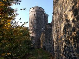 Der 1509 errichtete Johannisturm ist heute als der Coselturm bekannt.