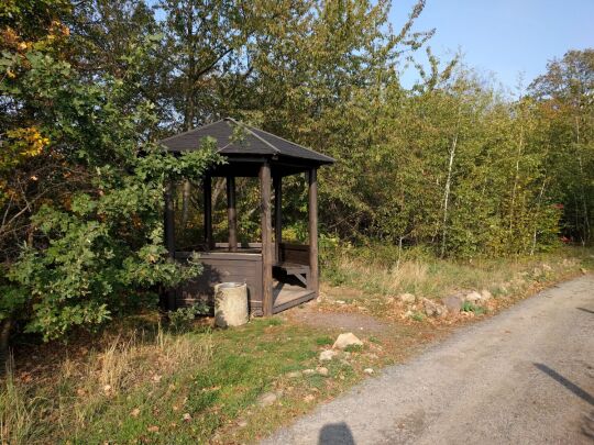 Schutzhütte auf der Karlshöhe im Spaargebirge.