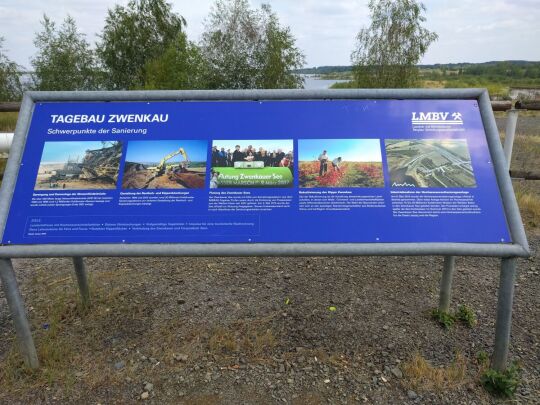 Infotafel am Aussichtspunkt Zitzschen am Zwenkauer See.