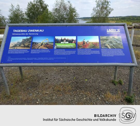 Infotafel am Aussichtspunkt Zitzschen am Zwenkauer See.