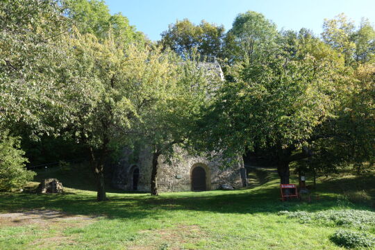 Der historische Kalkofen in Maxen mit der 2004 eingerichteten Aussichtsplattform.