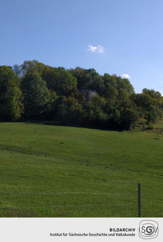 Der historische Kalkofen in Maxen mit der 2004 eingerichteten Aussichtsplattform.