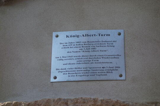 Infotafel am Aussichtsturm auf dem Borberg in Kirchberg.