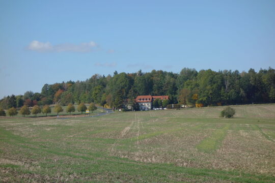 Blick zum König-Johann-Turm in der Dippoldiswalder Heide.