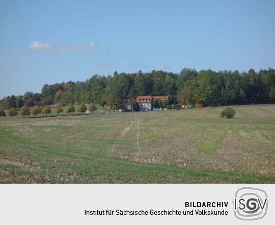 Blick zum König-Johann-Turm in der Dippoldiswalder Heide.