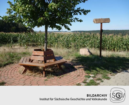 Der Aussichtspunkt Balkon von Böhrigen unterhalb des Aussichtsturms Böhrigen in Striegistal-Etzdorf.