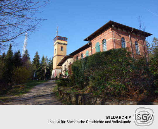 Der Dr. Köhler-Turm auf dem Gleesberg bei Schneeberg.