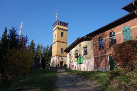 Der Dr. Köhler-Turm auf dem Gleesberg bei Schneeberg.