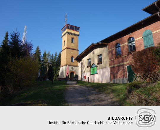 Der Dr. Köhler-Turm auf dem Gleesberg bei Schneeberg.