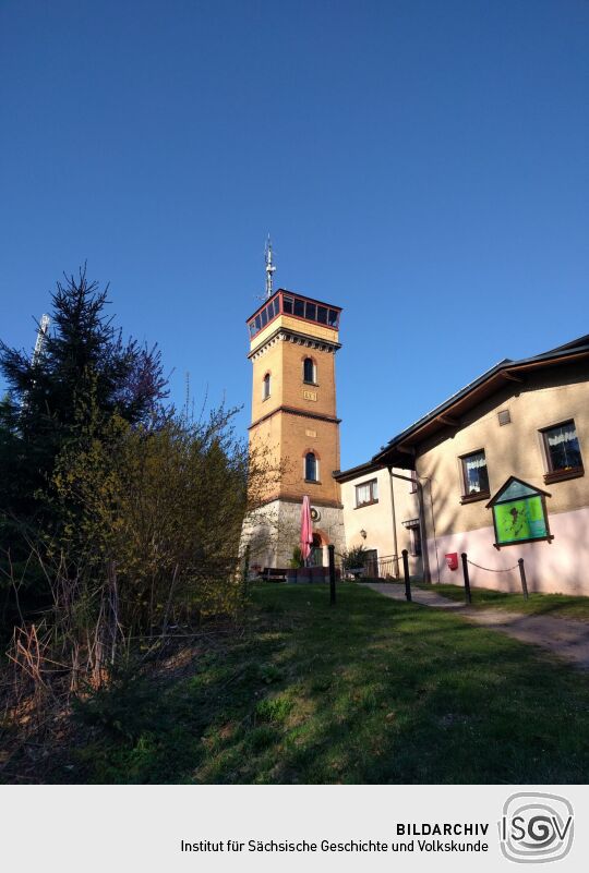 Der Dr. Köhler-Turm auf dem Gleesberg bei Schneeberg.