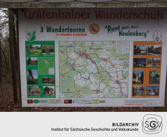 Touristische Informationstafel auf dem Keulenberg bei Oberlichtenau.