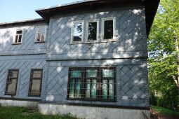 Bauteile der heute geschlossenen Gaststätte auf dem Kottmar - der Kottmarbaude.