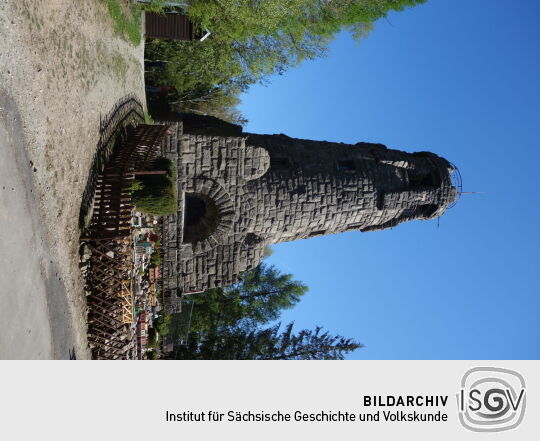 Der 1900 als Bismarckturm errichtete Aussichtsturm auf dem Kuhberg bei Netzschkau.