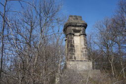 Der Bismarckturm auf der Landeskrone bei Görlitz.